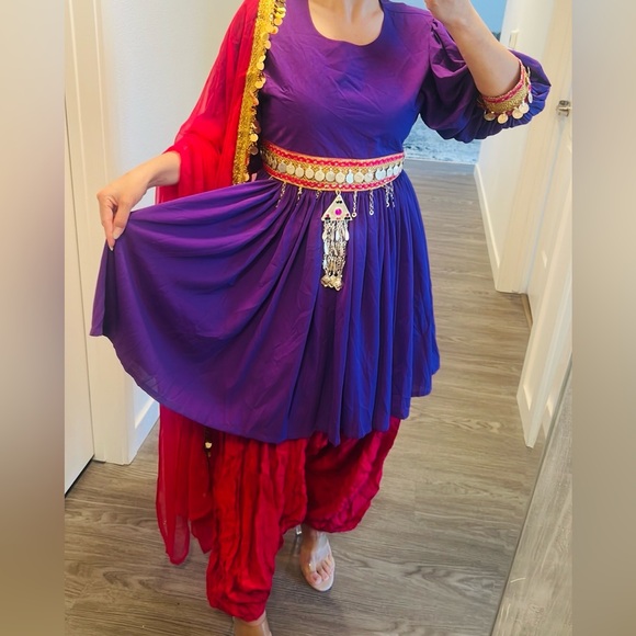 Beautiful dress size M and S color purple and pink - Picture 7 of 7